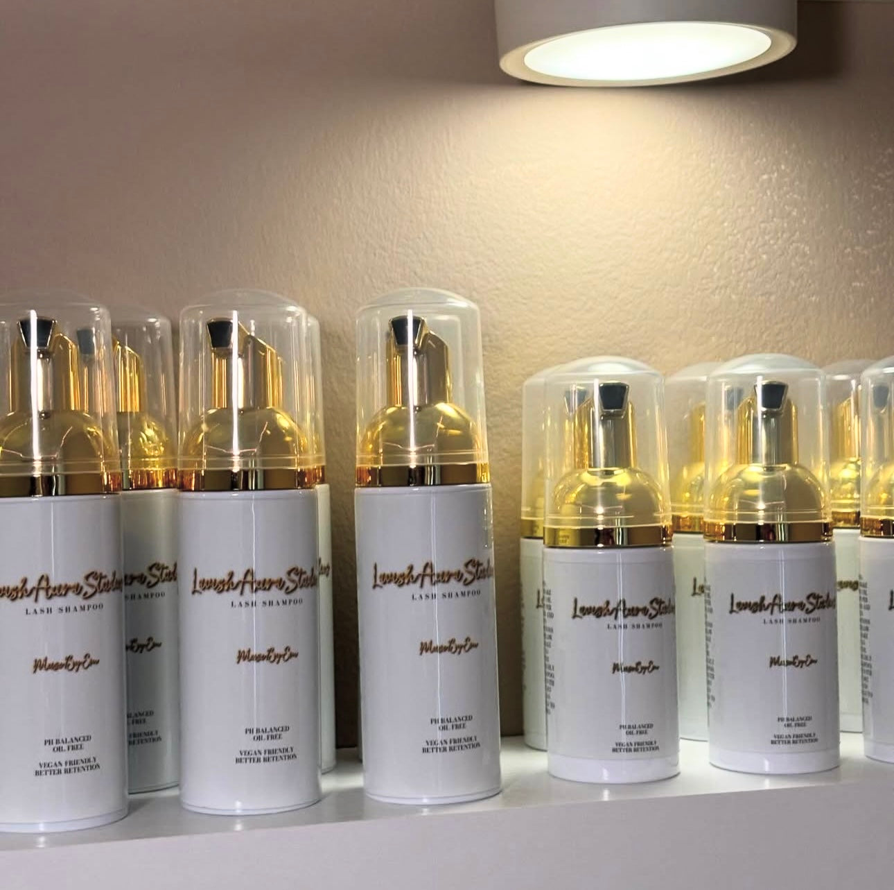 Lash shampoo